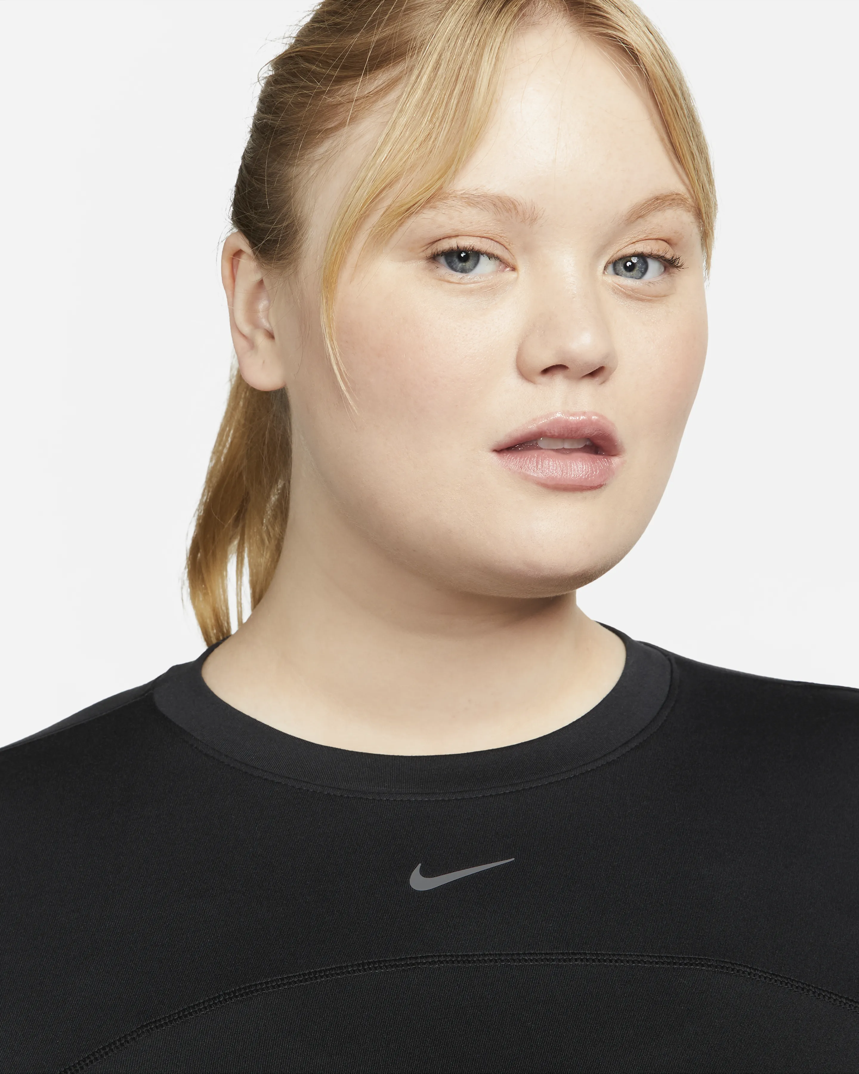 Nike Dri-FIT Swift Element UV-Women's Crew-Neck Running Top (Plus