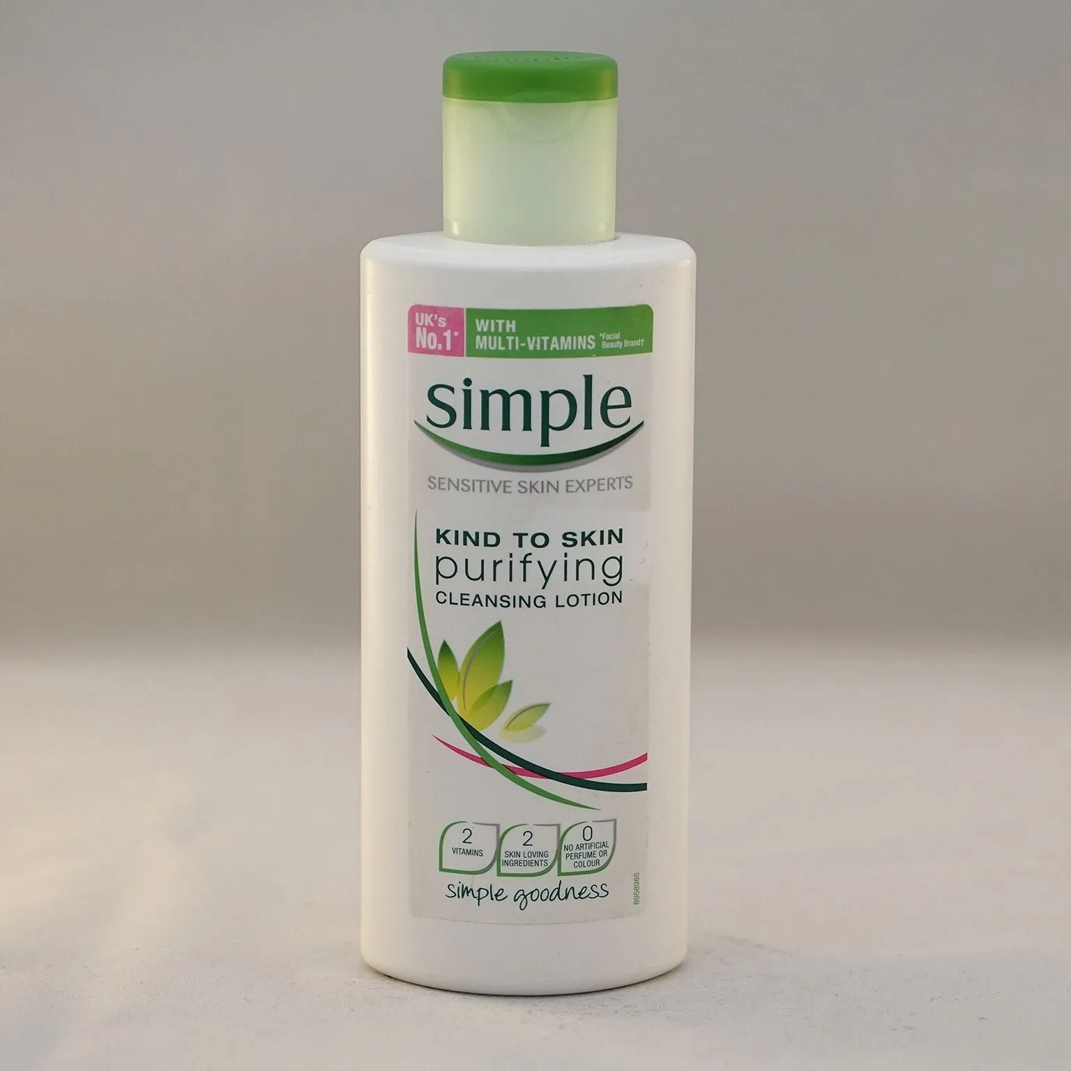 Simple Kind To Skin Purifying Cleansing Lotion 200ml (N)